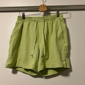 Lululemon pool short 5inch medium